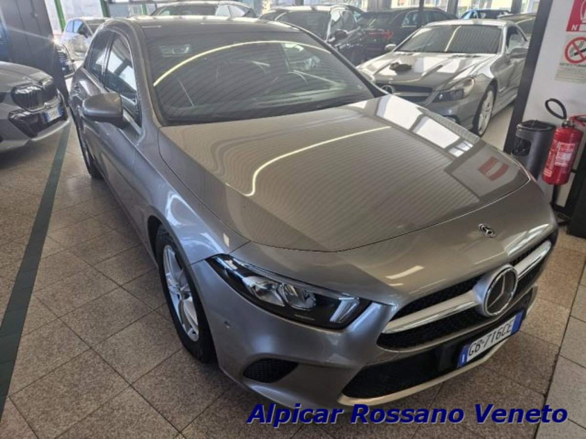 Mercedes-Benz Classe A Sedan 180 d Automatic 4p. Premium (17)