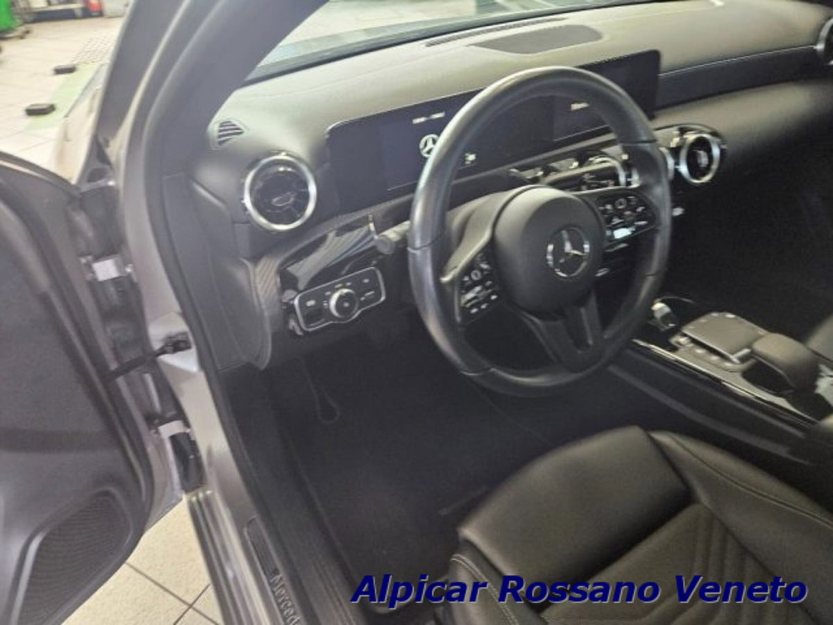 Mercedes-Benz Classe A Sedan 180 d Automatic 4p. Premium (6)