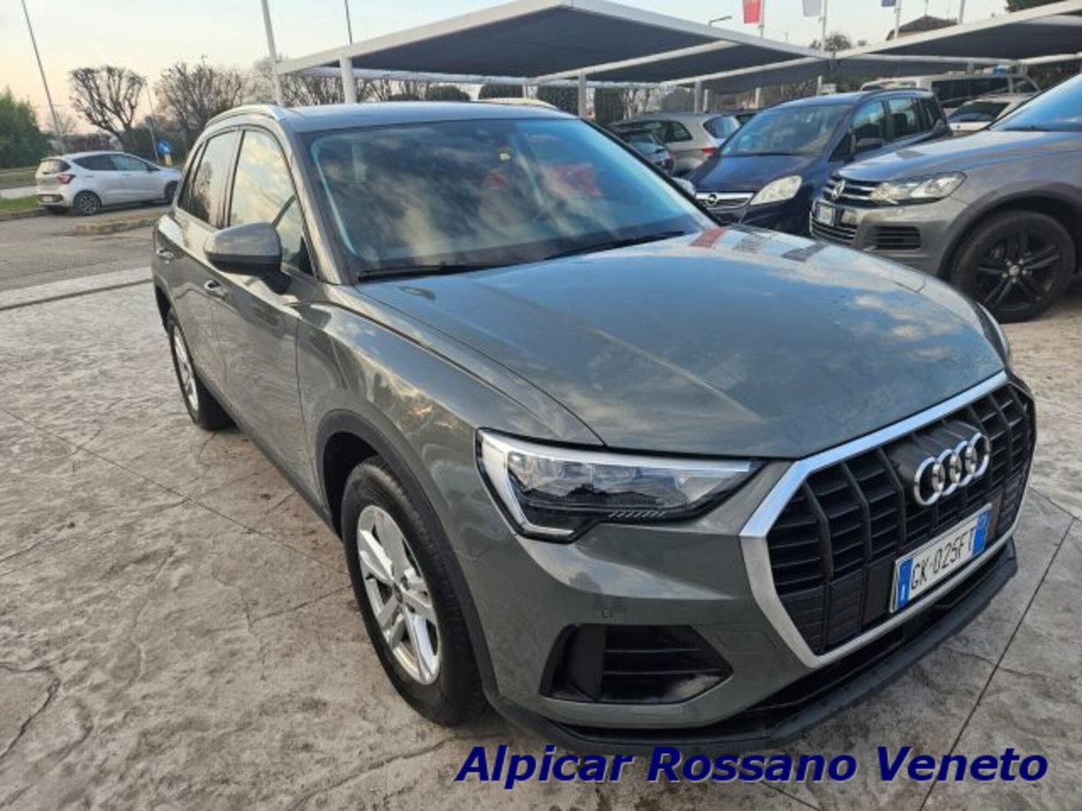 Audi Q3 45 TFSI e S tronic Business (2)