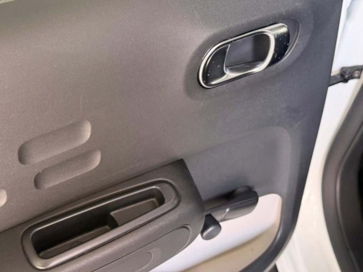 Citroen C3 BlueHDi 100 S&S Feel Pack (12)
