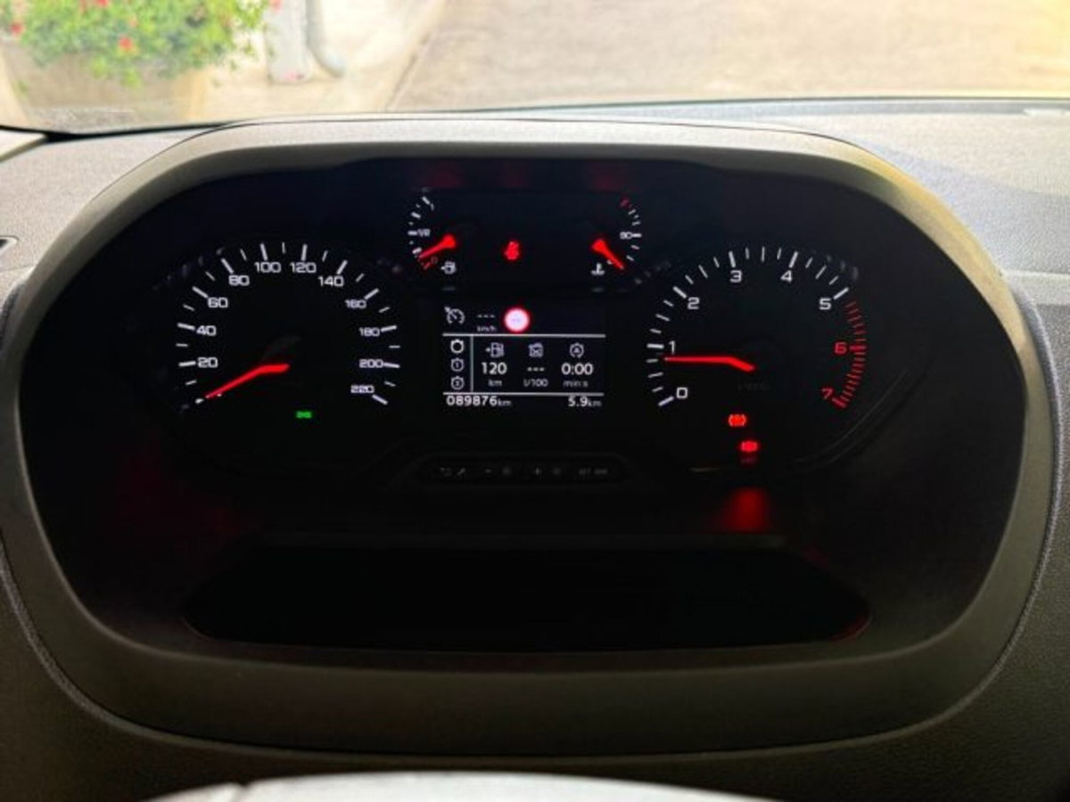Peugeot Rifter BlueHDi 100 Active Standard (13)