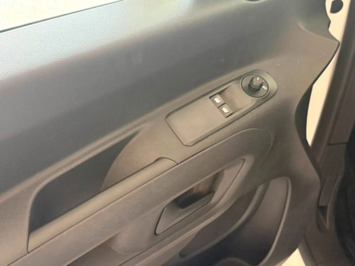 Peugeot Rifter BlueHDi 100 Active Standard (16)
