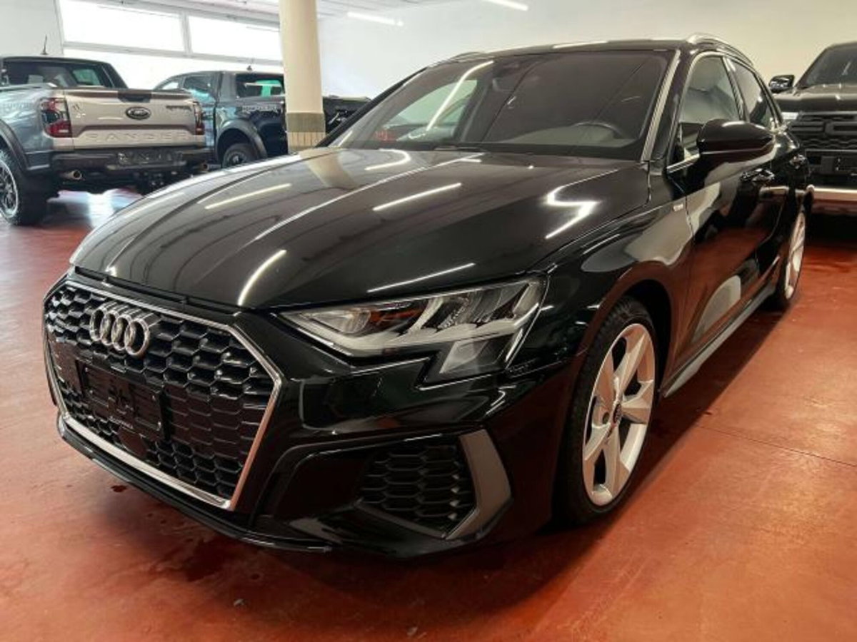 Audi A3 Sportback 40 TFSI quattro S tronic S line edition (5)
