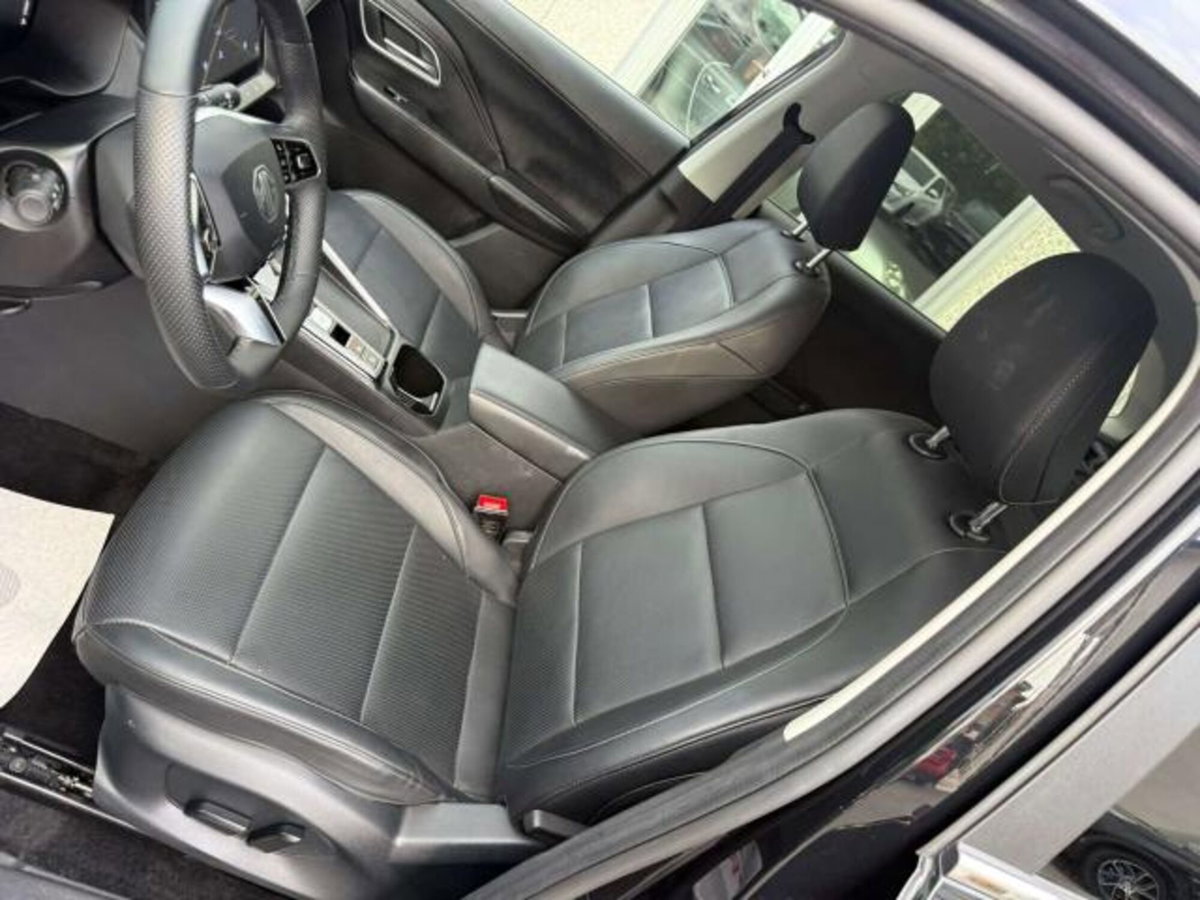 Mg ZS ZS 1.5 Luxury (7)
