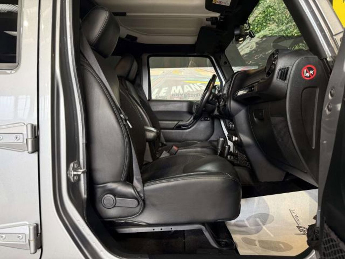 Jeep Wrangler Unlimited 2.8 CRD DPF Rubicon Auto (10)