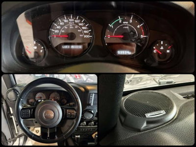 Jeep Wrangler Unlimited 2.8 CRD DPF Rubicon Auto (13)