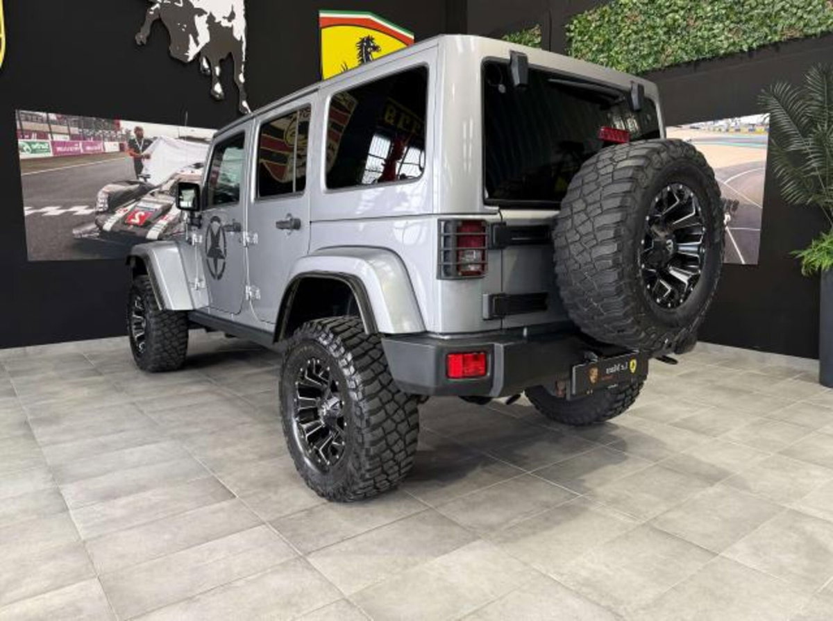 Jeep Wrangler Unlimited 2.8 CRD DPF Rubicon Auto (7)