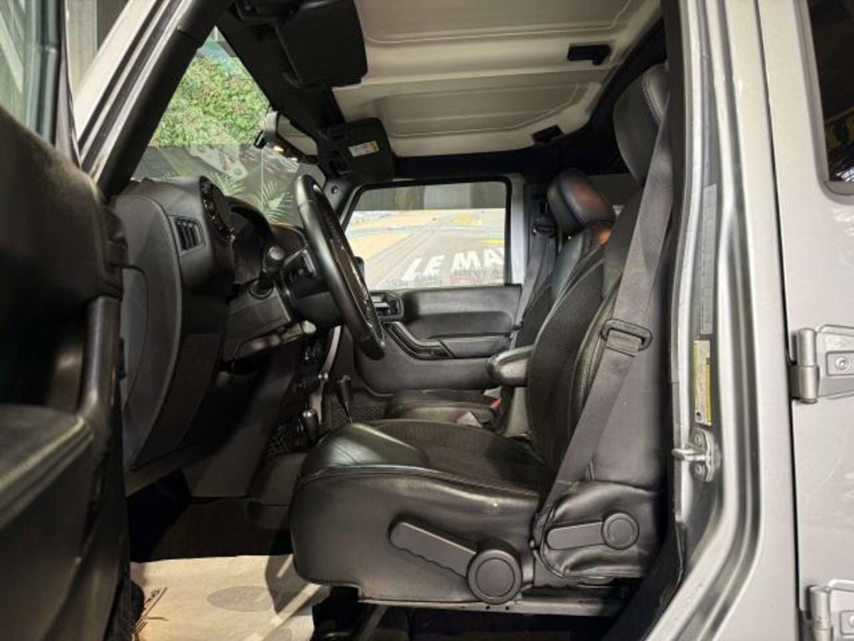 Jeep Wrangler Unlimited 2.8 CRD DPF Rubicon Auto (9)
