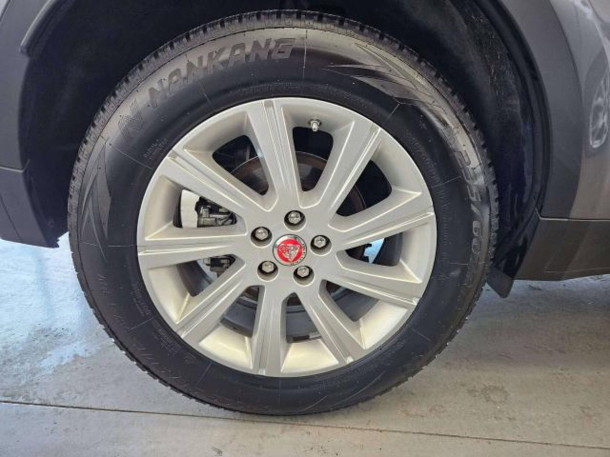 Jaguar E-Pace 2.0D 150 CV AWD R-Dynamic S (15)