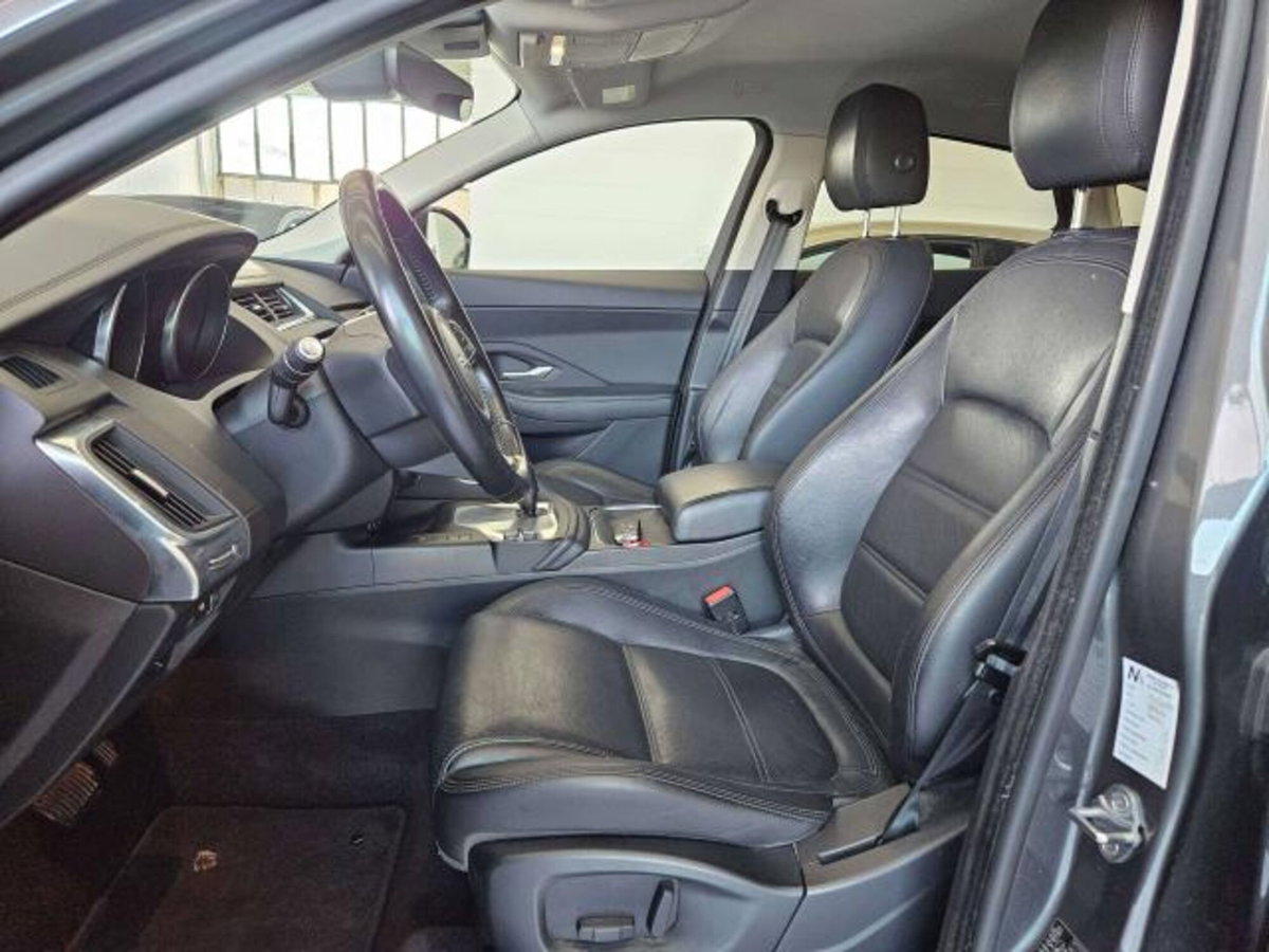 Jaguar E-Pace 2.0D 150 CV AWD R-Dynamic S (7)