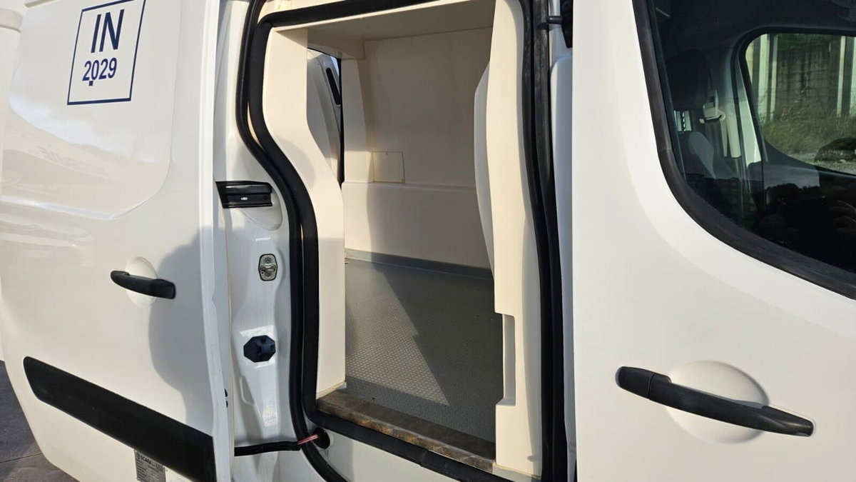 Citroen Berlingo Furgone BlueHDi 100 S&S Van 3 posti Club L1 (5)