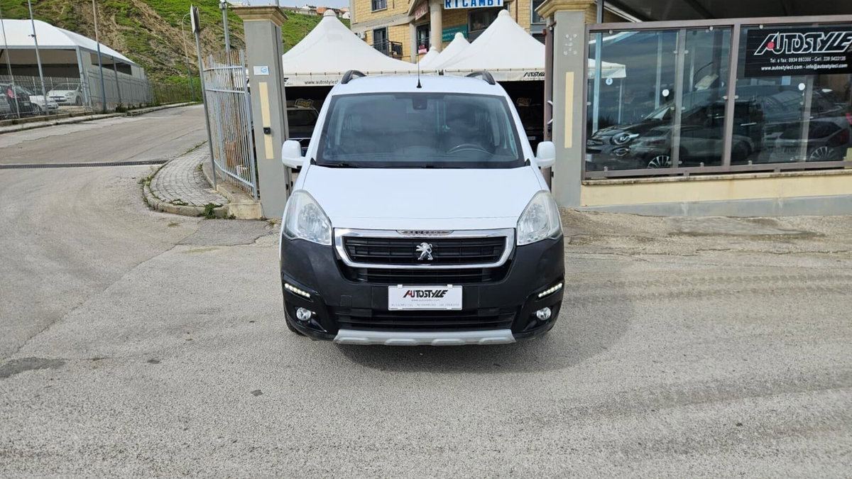 Peugeot Partner BlueHDi 100 Outdoor (2)