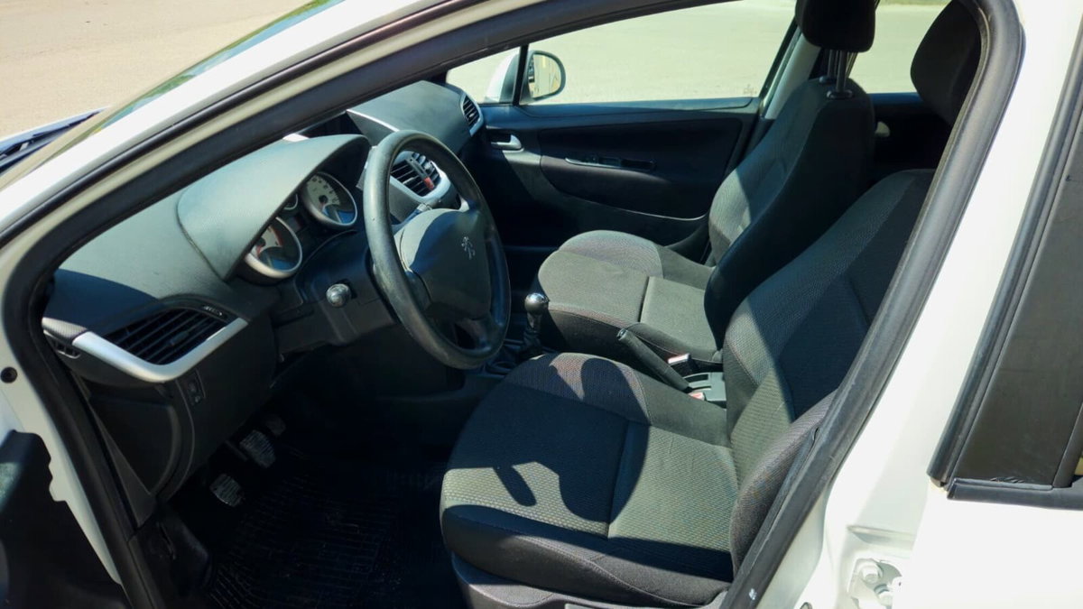 Peugeot 207 HDi 70CV 5p. Energie Sport (5)
