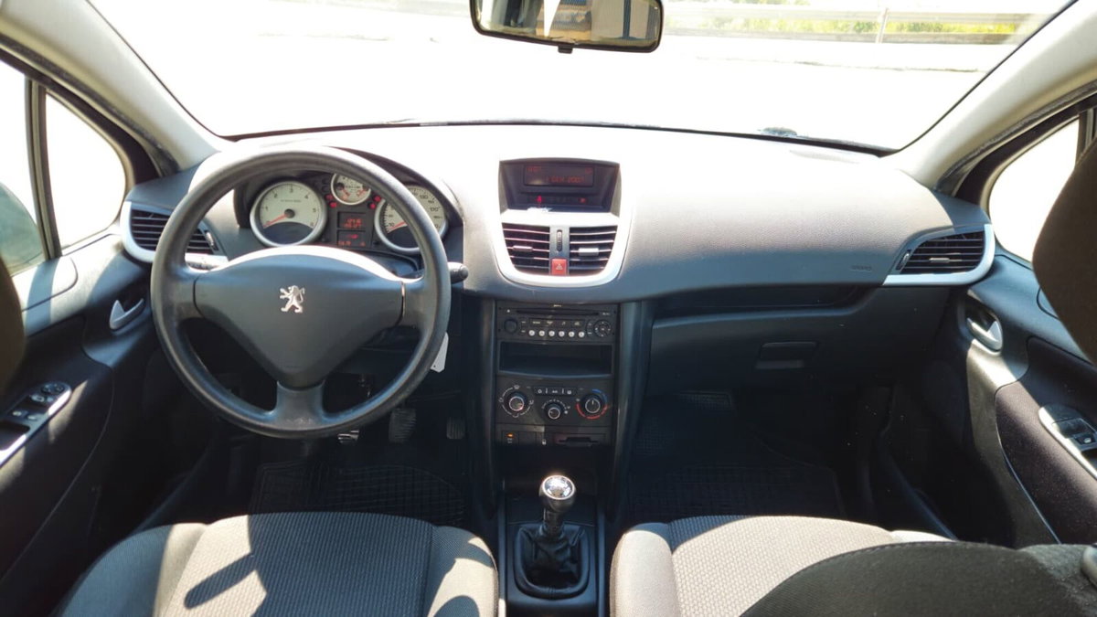 Peugeot 207 HDi 70CV 5p. Energie Sport (7)