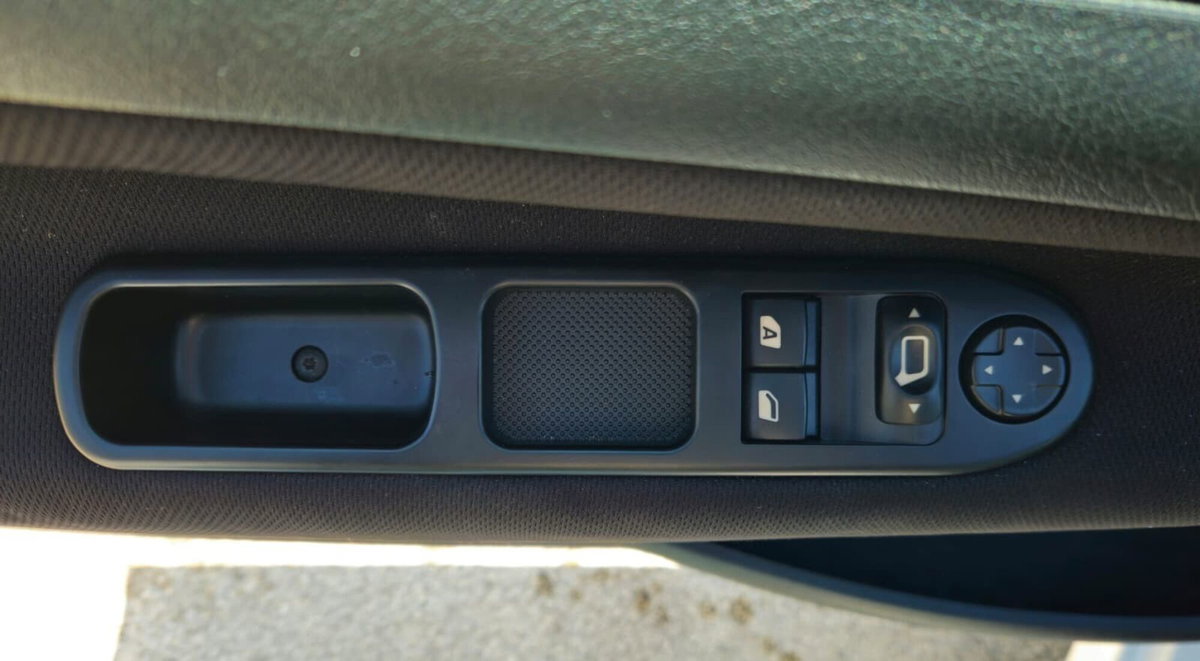 Peugeot 207 HDi 70CV 5p. Energie Sport (9)