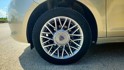 Lancia Ypsilon 1.2 69 CV 5 porte Gold (12)