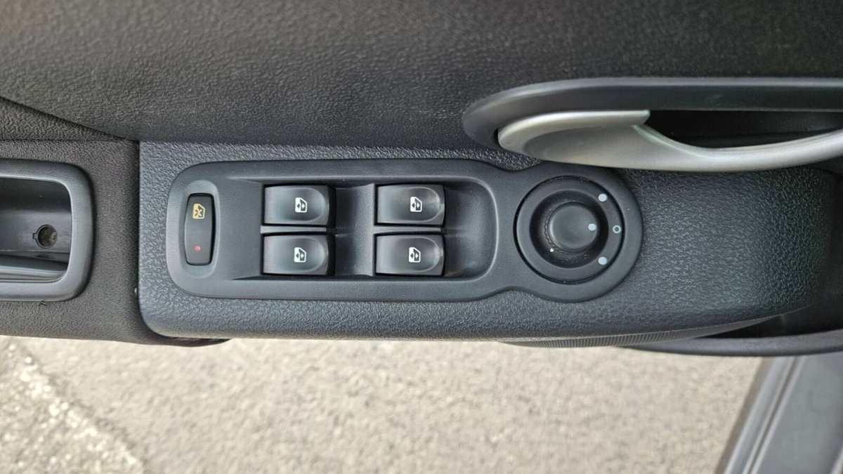 Renault Modus 1.2 16V Dynamique (9)