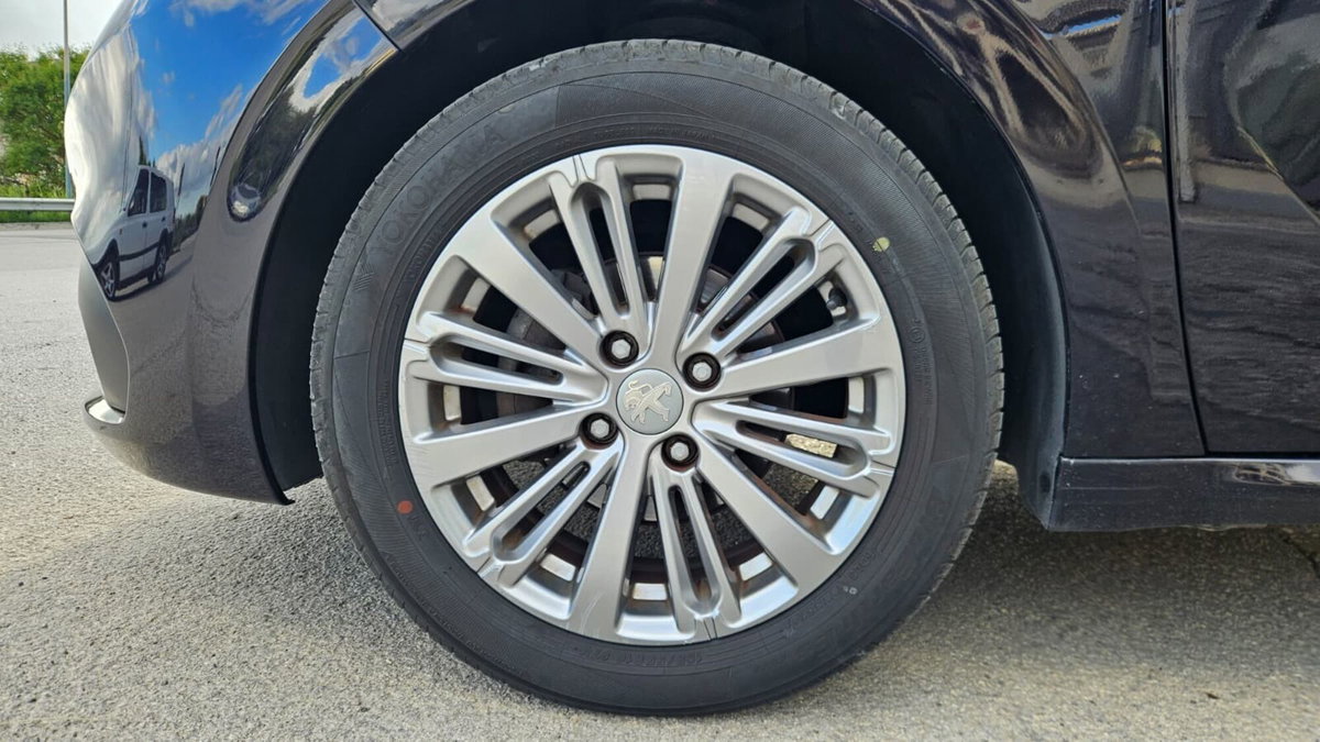 Peugeot 208 82 5 porte Allure (16)