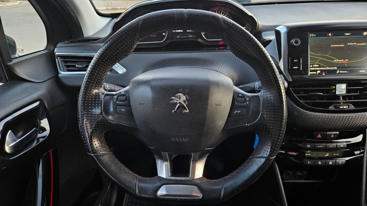 Peugeot 208 120 S&S 5 porte GT Line (11)