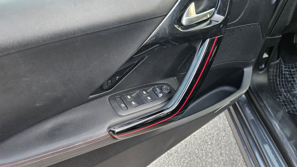 Peugeot 208 120 S&S 5 porte GT Line (13)