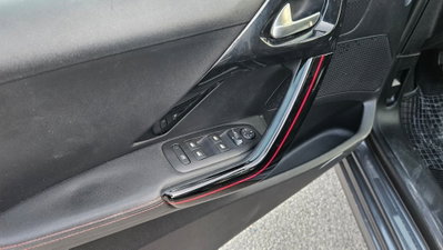 Peugeot 208 120 S&S 5 porte GT Line (13)