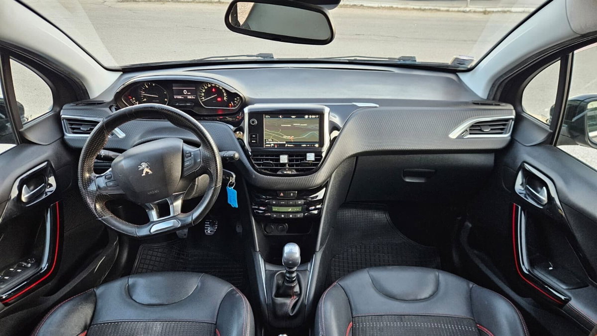 Peugeot 208 120 S&S 5 porte GT Line (7)