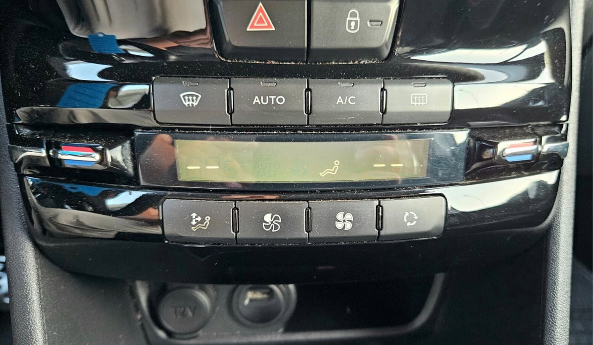 Peugeot 208 120 S&S 5 porte GT Line (9)