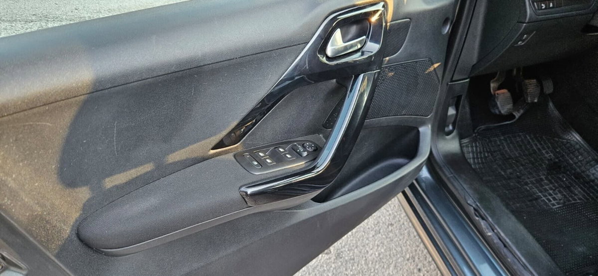 Peugeot 208 75 5 porte Allure (13)