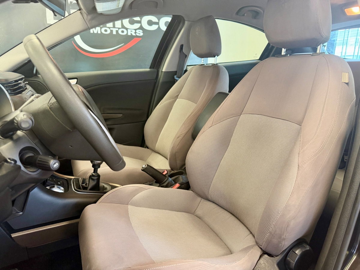 Alfa Romeo Giulietta 1.6 JTDm-2 Exclusive (10)