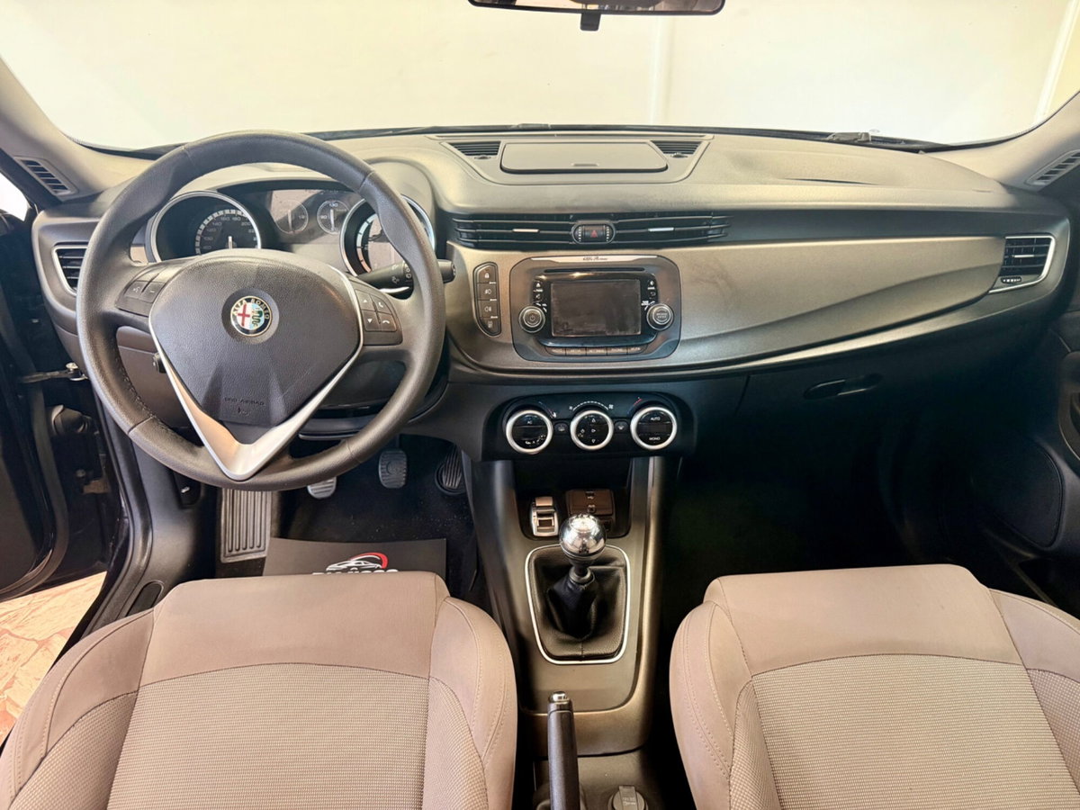 Alfa Romeo Giulietta 1.6 JTDm-2 Exclusive (12)