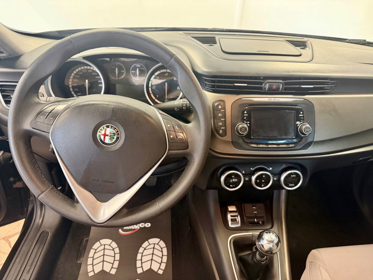 Alfa Romeo Giulietta 1.6 JTDm-2 Exclusive (13)