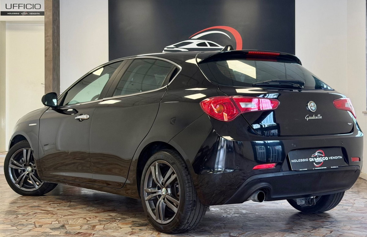 Alfa Romeo Giulietta 1.6 JTDm-2 Exclusive (7)