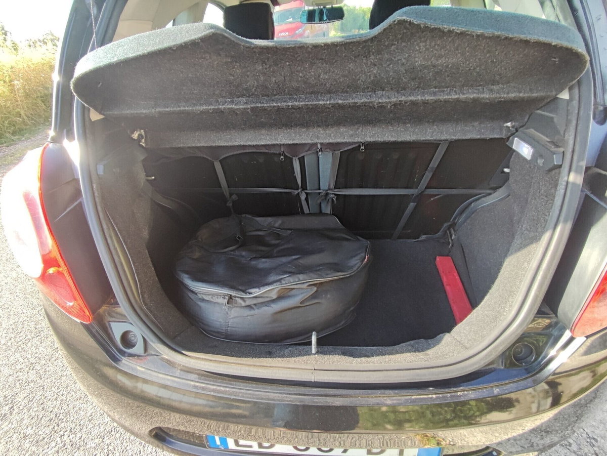Ford Ka 1.2 8V 69CV Titanium (19)