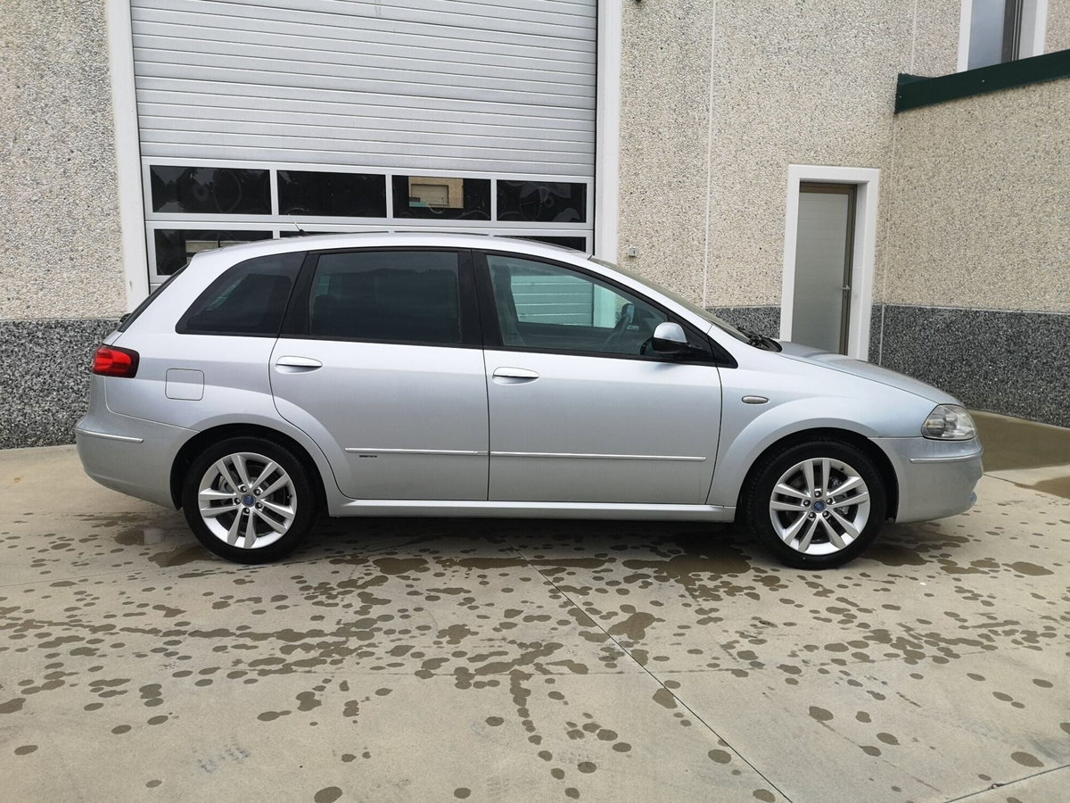 Fiat Croma 1.9 Multijet 16V Emotion (4)