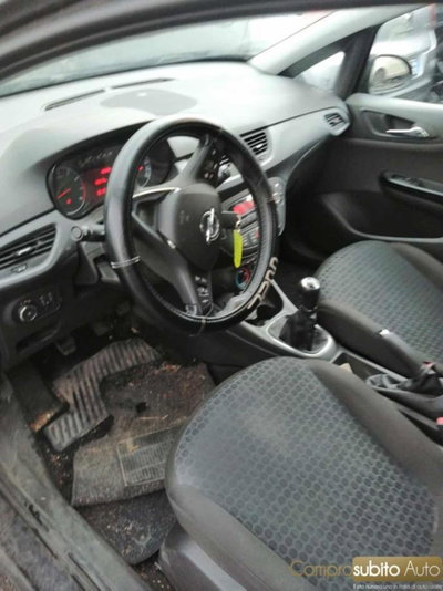 Opel Corsa 1.2 5 porte Cosmo (3)