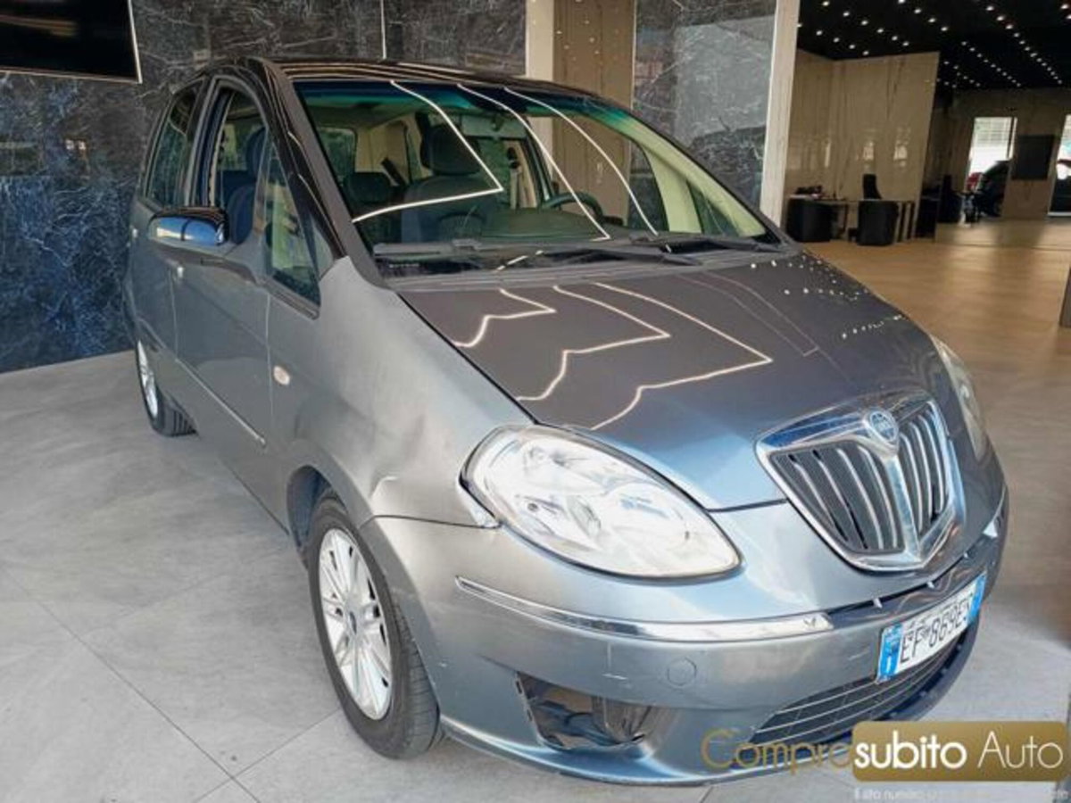 Lancia Musa 1.4 16V Gold (2)