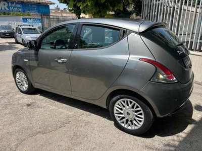 Lancia Ypsilon 1.2 69 CV 5 porte GPL Ecochic Gold (4)