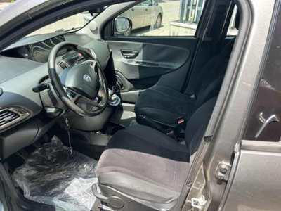 Lancia Ypsilon 1.2 69 CV 5 porte GPL Ecochic Gold (7)