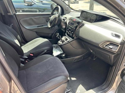 Lancia Ypsilon 1.2 69 CV 5 porte GPL Ecochic Gold (9)