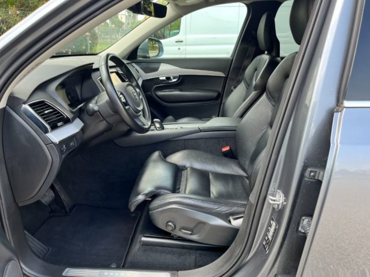 Volvo XC90 B5 (d) AWD Geartronic 7 posti Momentum Pro (5)