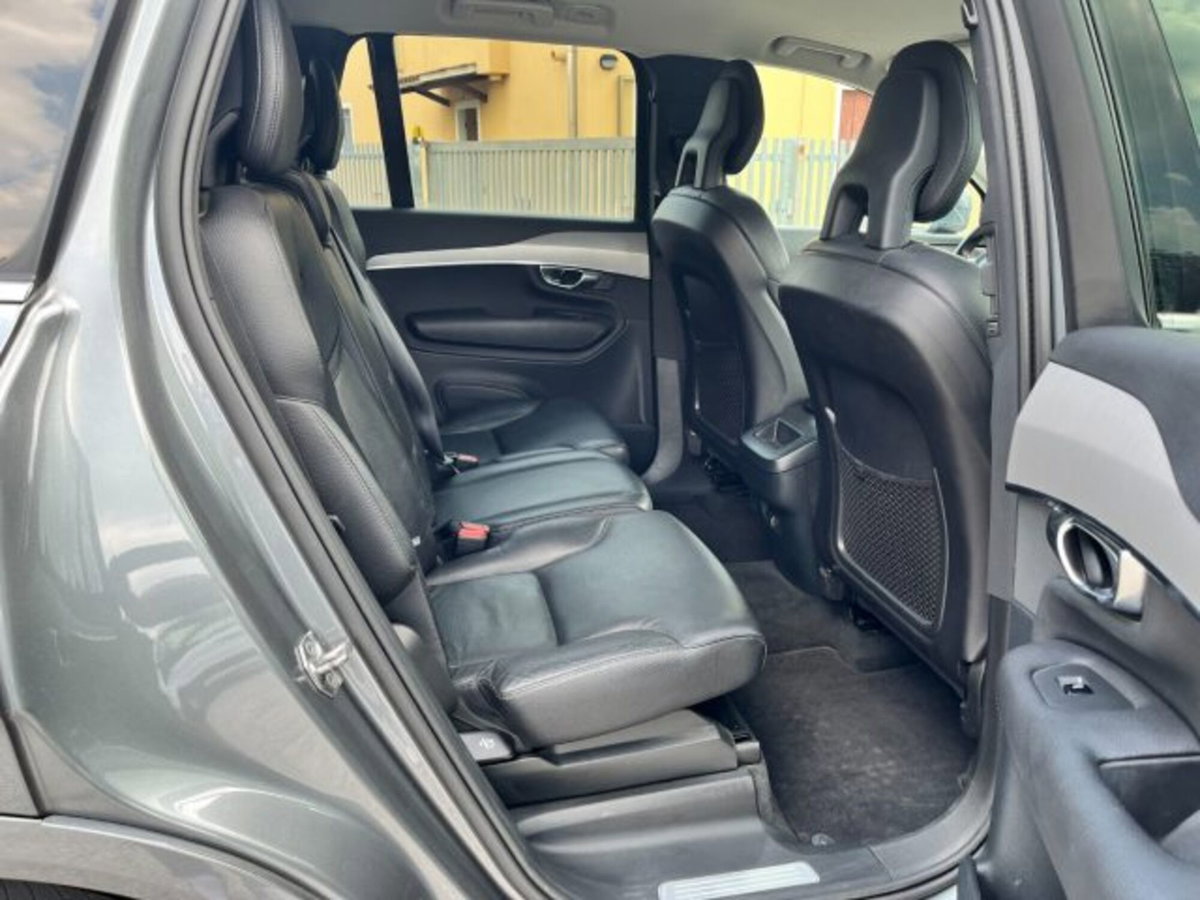 Volvo XC90 B5 (d) AWD Geartronic 7 posti Momentum Pro (8)