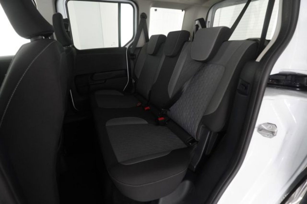 Ford Tourneo Courier 1.0 ecoboost 125cv Titanium powershift (11)