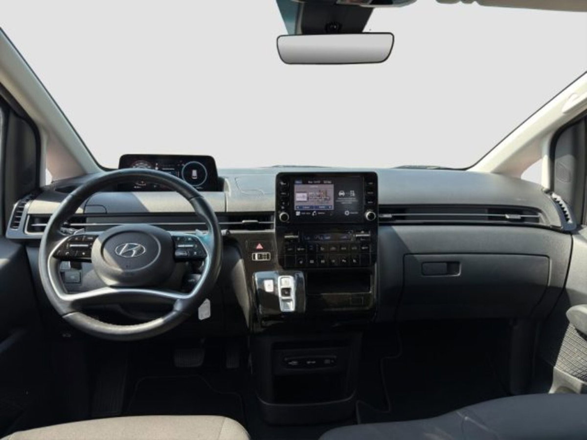 Hyundai Staria 2.2 awd auto (13)