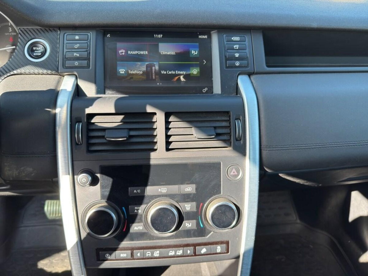 Land Rover Discovery Sport 2.0 TD4 180 CV Pure (12)