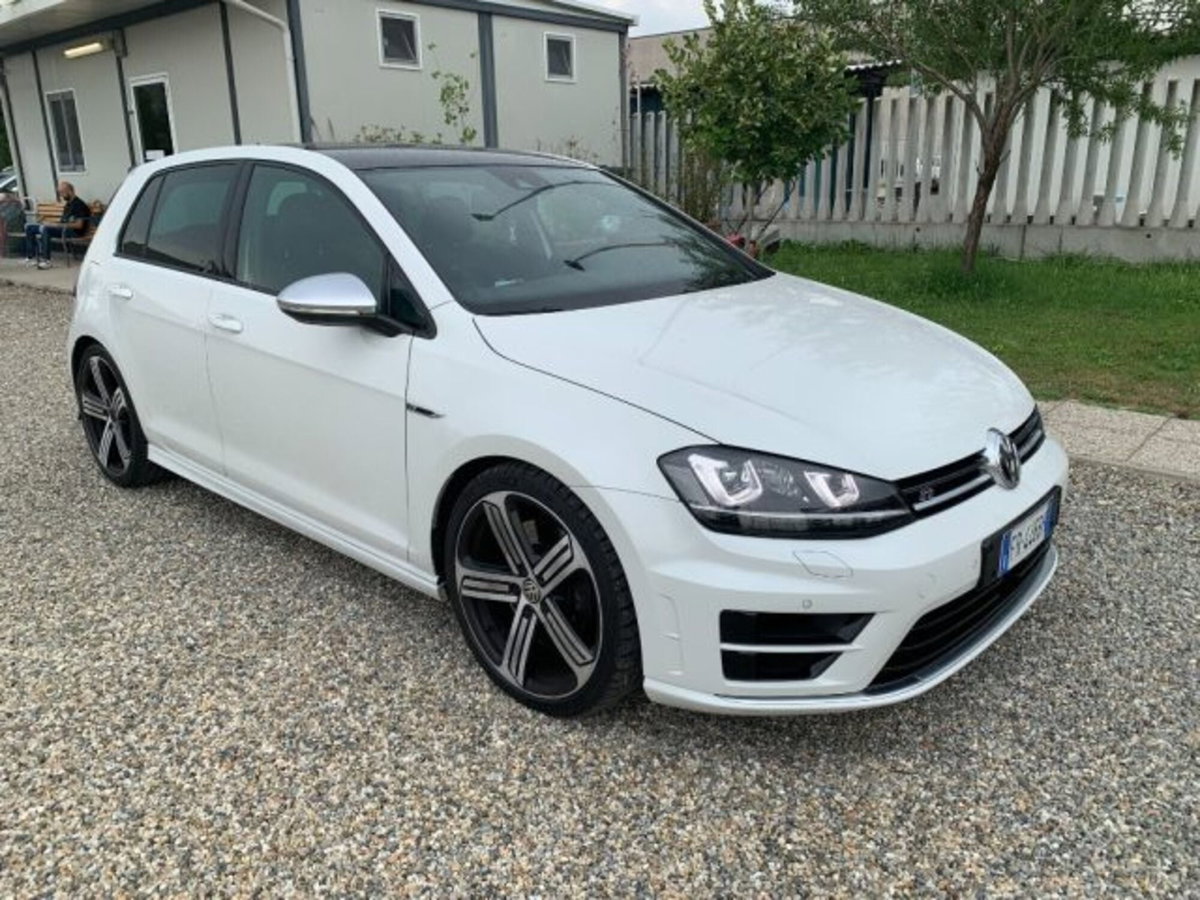 Volkswagen Golf R 2.0 DSG 5p. (8)