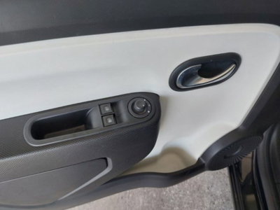 Renault Twingo SCe 65 CV Signature (14)