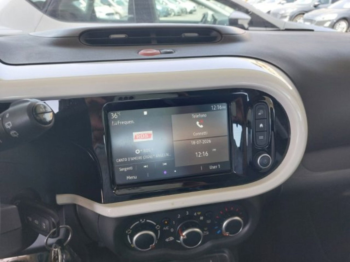 Renault Twingo SCe 65 CV Signature (15)