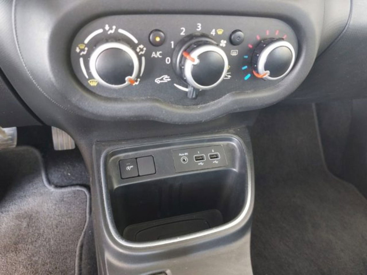 Renault Twingo SCe 65 CV Signature (16)