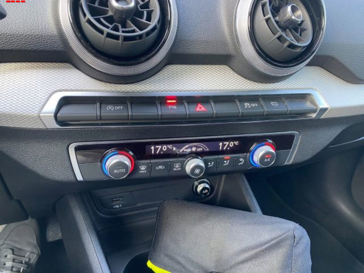Audi Q2 Q2 35 TFSI S tronic Business (13)