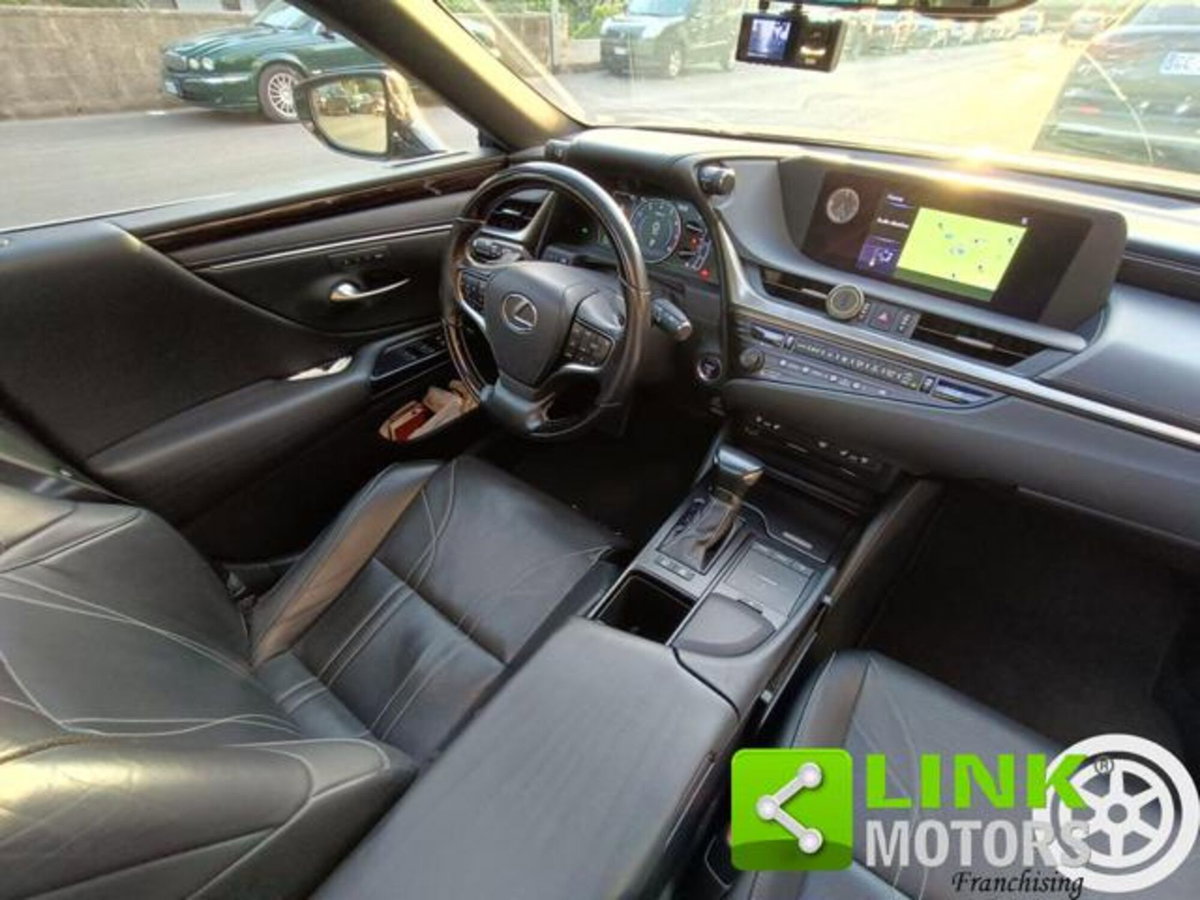 Lexus ES Hybrid FSport (7)